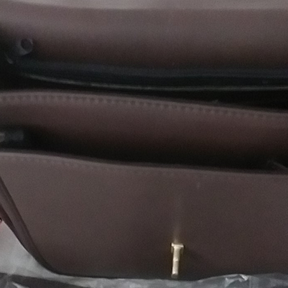 NWT. Mocca Handbag - Picture 4 of 9